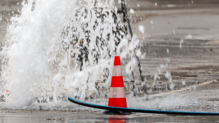 Fuite d'eau majeure à l'intersection des rues St-François et St-Louis