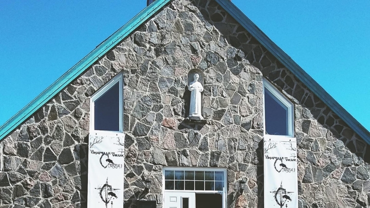 Spectacles à La Chapelle du vieux corbeau à La Bostonnais pour la période estivale - Le conseil d'agglomération apporte son soutien via le SDEF.