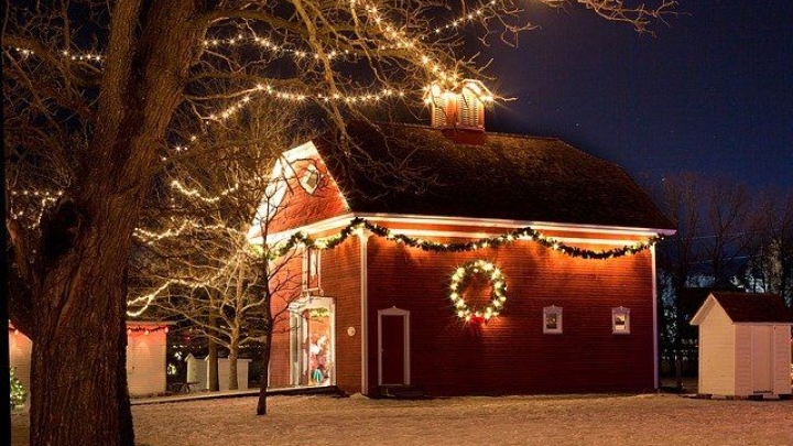 On défie la morosité en décorant notre maison pour les Fêtes!