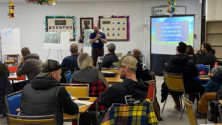 Tirage au sort de nouveaux baux de villégiature - 1 152 participants pour 11 terrains attribués à La Tuque