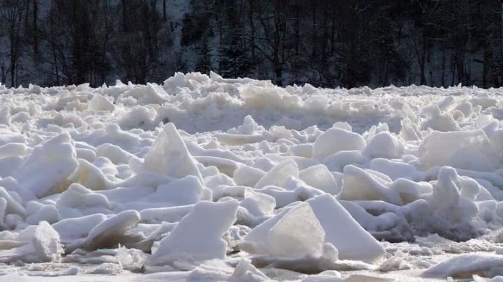 Un embâcle menace la route 155