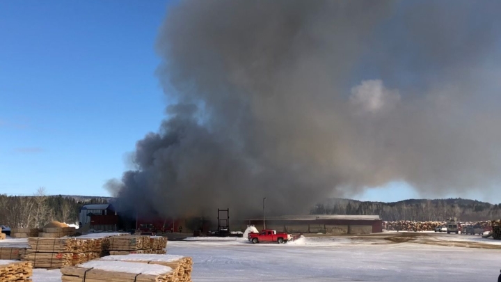 Incendie chez Commonwealth Plywood - possibilité d'eau jaune dans le réseau municipal