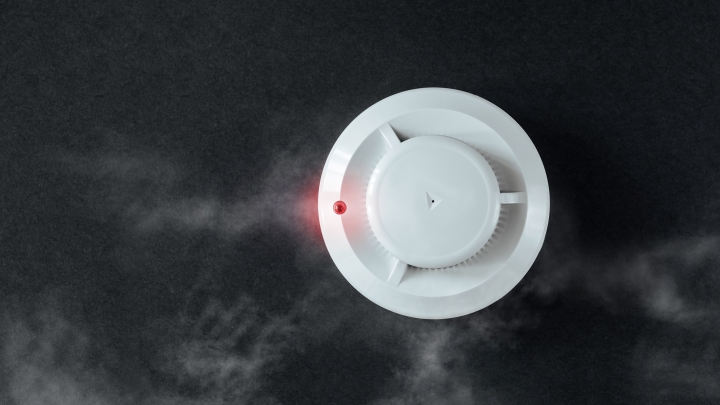 On avance l'heure : vérifiez vos avertisseurs de fumée