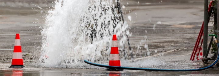 Fuite d'eau majeure à l'intersection des rues St-François et St-Louis