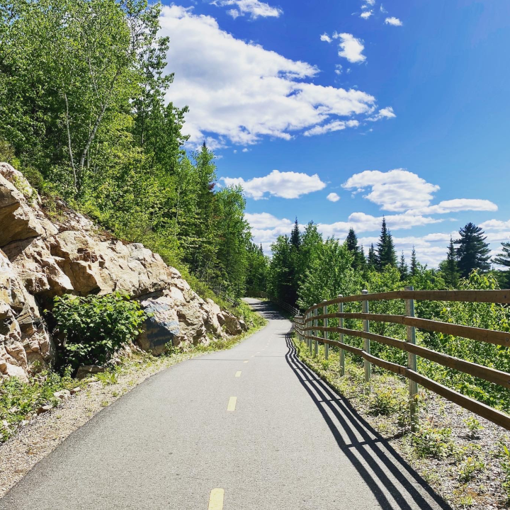 4 et 5 juillet : fermeture de la section de la piste cyclable entre le chemin Wayagamac et le parc des Érables.