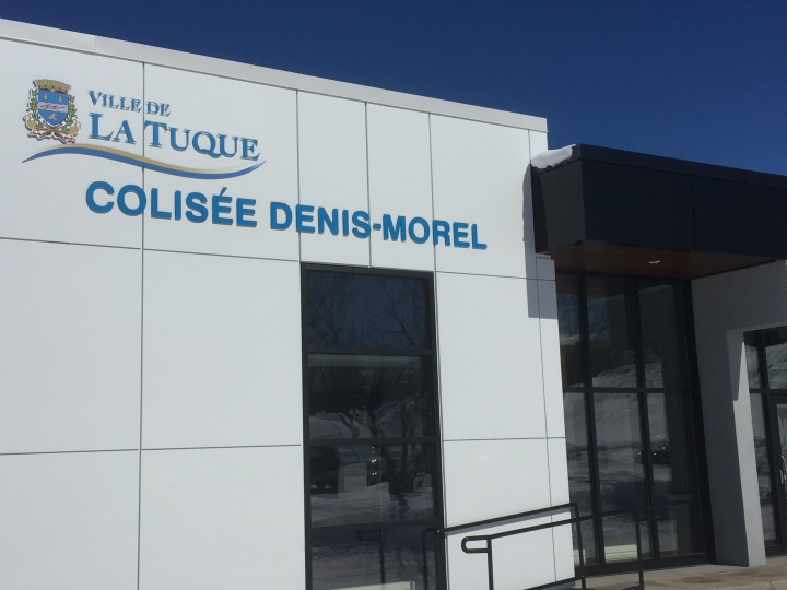 Nouvelles mesures sanitaires annoncées : fermeture du Colisée et ajout de mesures au ski