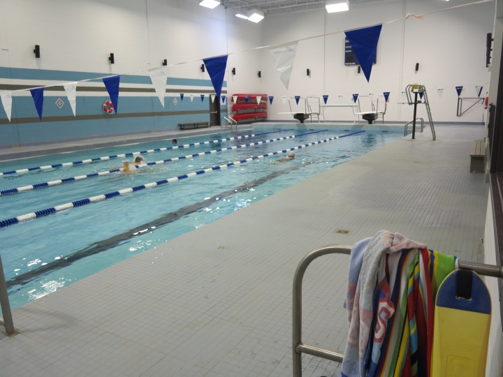 La piscine de Champagnat va demeurer fermée au public par manque de sauveteurs