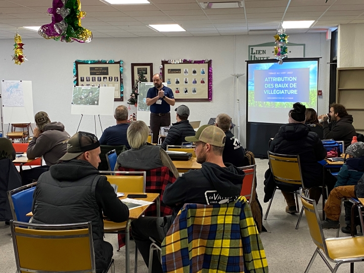 Tirage au sort de nouveaux baux de villégiature - 1 152 participants pour 11 terrains attribués à La Tuque