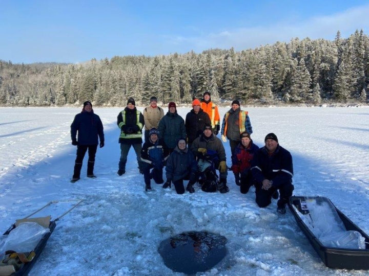 Ensemencement du lac du pendu pour la pêche sur glace